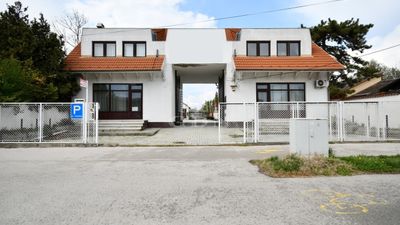 Székesfehérvár Büro - 220.000 HUF