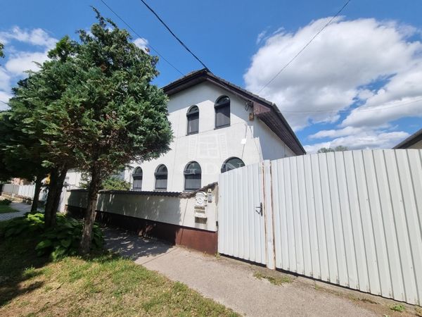 Eladó Székesfehérvár Családi ház