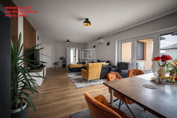 Eladó Úrhida Családi ház