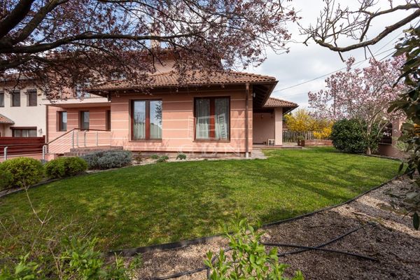 Eladó Székesfehérvár Családi ház