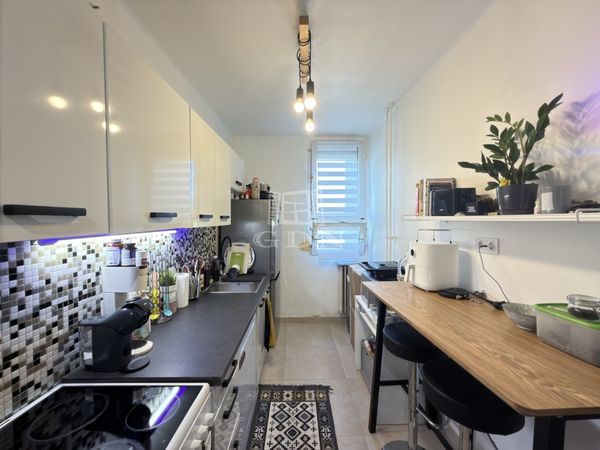 Verkauf Székesfehérvár Wohnung (Schiebeladen)