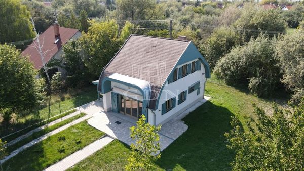 Kiadó Gárdony Családi ház