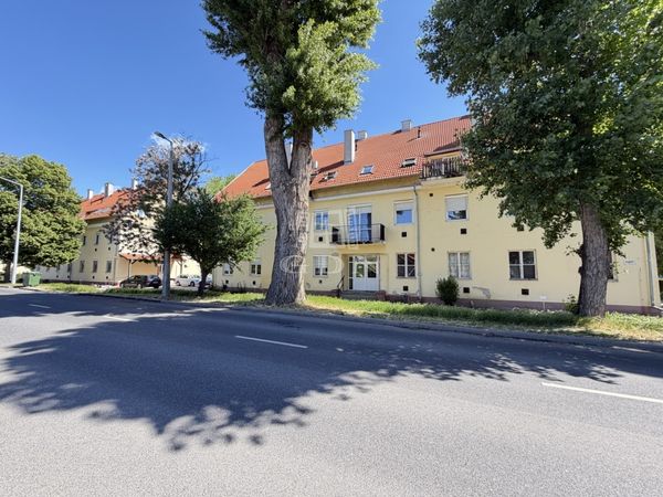 Eladó Székesfehérvár Lakás (téglaépítésű)