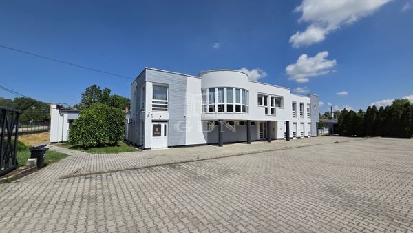 出租 Székesfehérvár 办公室