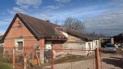 Úrhida Einfamilienhaus - 46.000.000 HUF