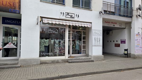 出租 Székesfehérvár 商业用 - 店铺