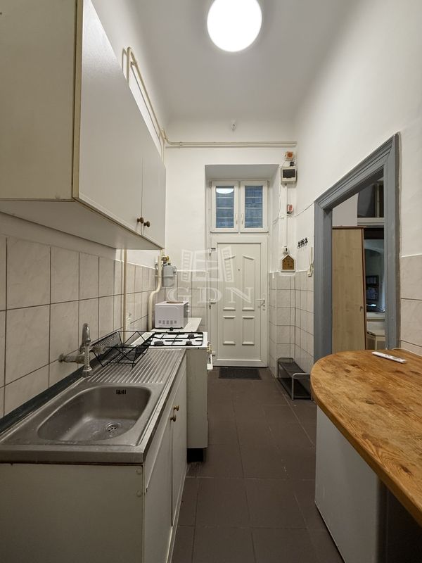Продается Budapest VI. kerület Квартира (кирпичная)
