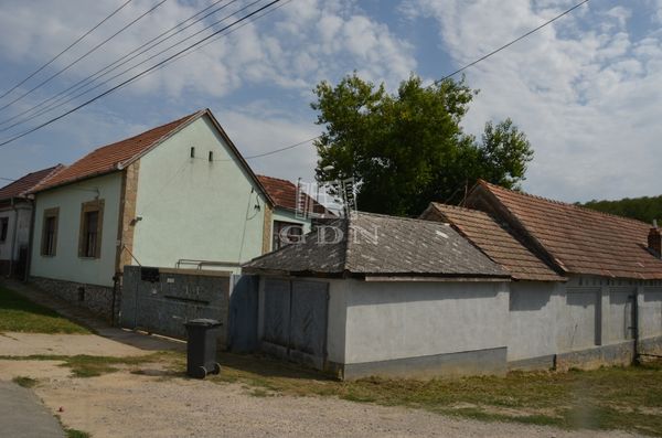 Eladó Sántos Ipari terület