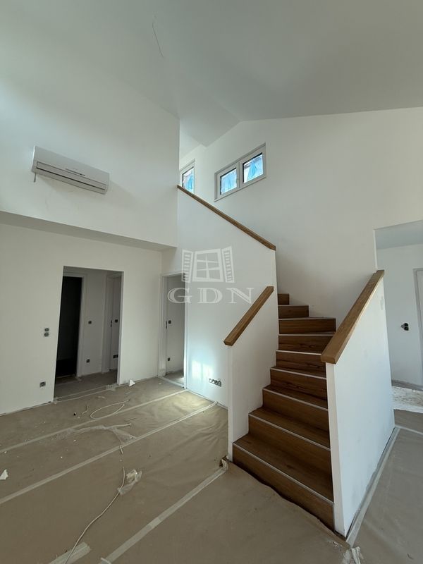 Eladó Budapest XVIII. kerület Családi ház