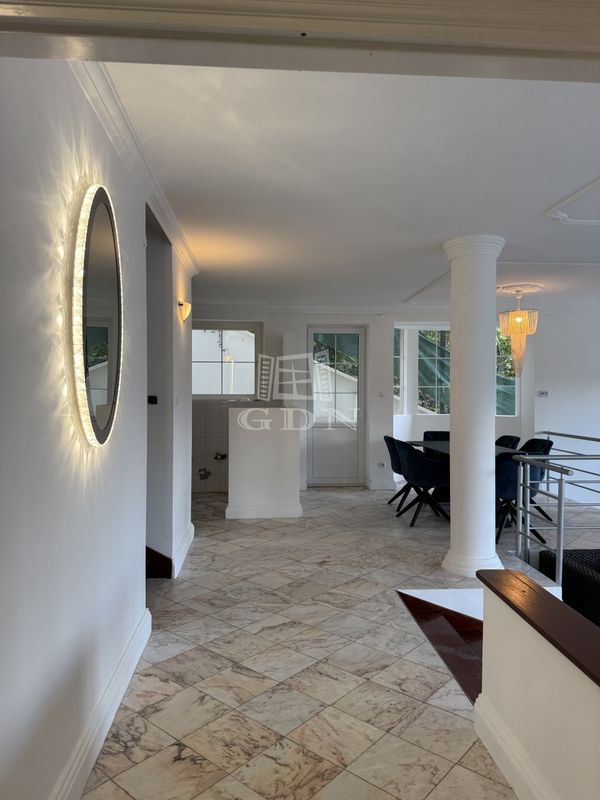 Eladó Budapest II. kerület Családi ház