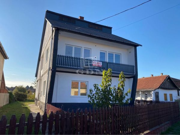 Eladó Boldog Családi ház