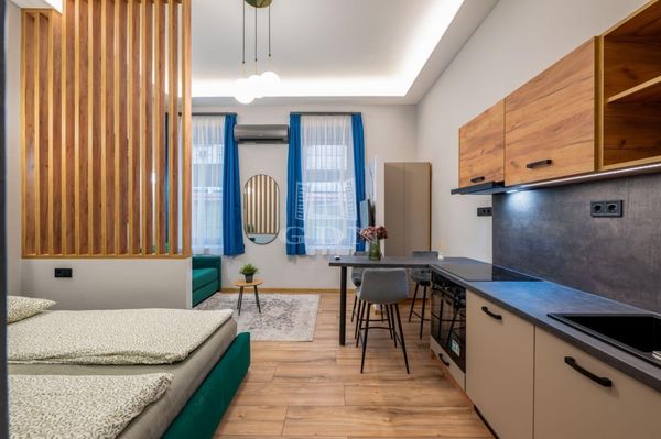 Eladó Budapest VIII. kerület Lakás (téglaépítésű)