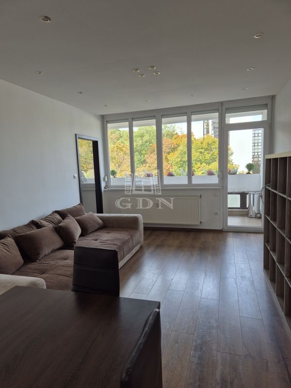 Eladó Budapest XII. kerület Lakás (téglaépítésű)