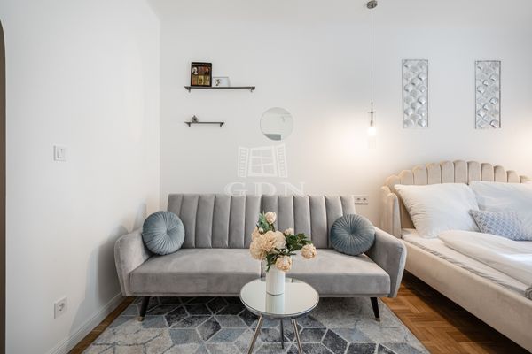 Eladó Budapest VII. kerület Lakás (téglaépítésű)