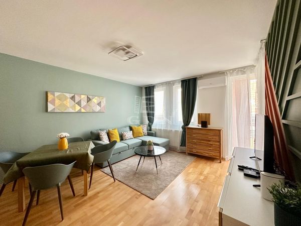 Eladó Budapest VII. kerület Lakás (téglaépítésű)