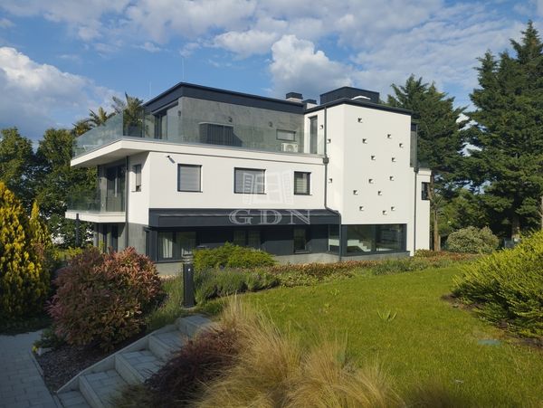 Eladó Budapest III. kerület Lakás (téglaépítésű)