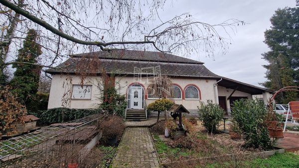 Eladó Boldog Családi ház