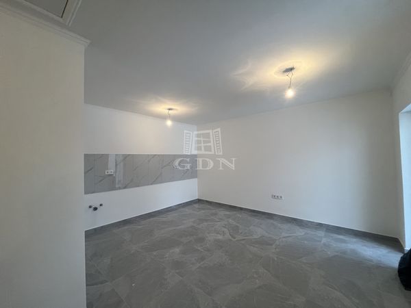 Eladó Pécel Sorház