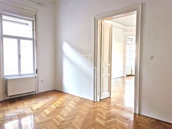 Eladó Budapest V. kerület Lakás