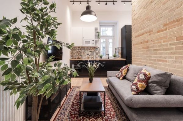 Eladó Budapest VI. kerület Lakás