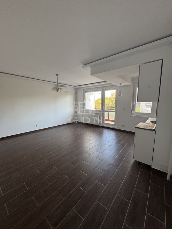 Eladó Budapest III. kerület Lakás