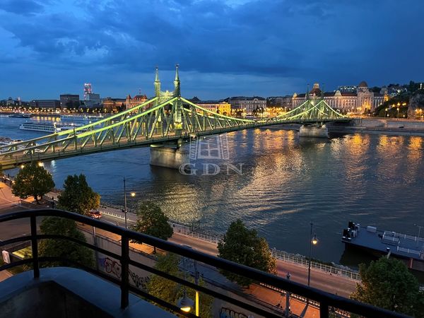 Eladó Budapest V. kerület Lakás