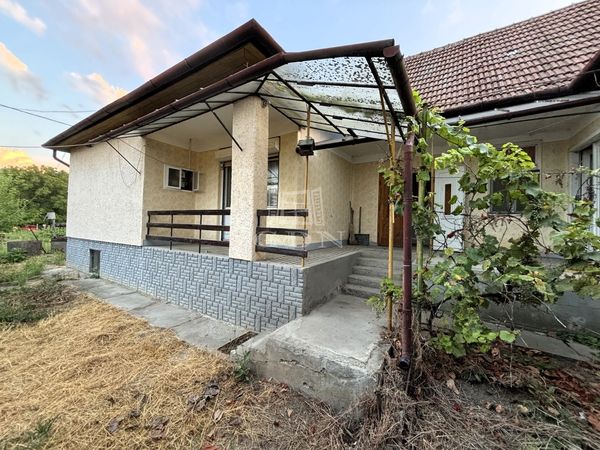 For sale Mende Family House