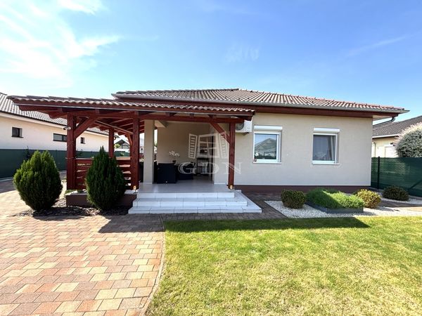 Verkauf Kakucs Einfamilienhaus