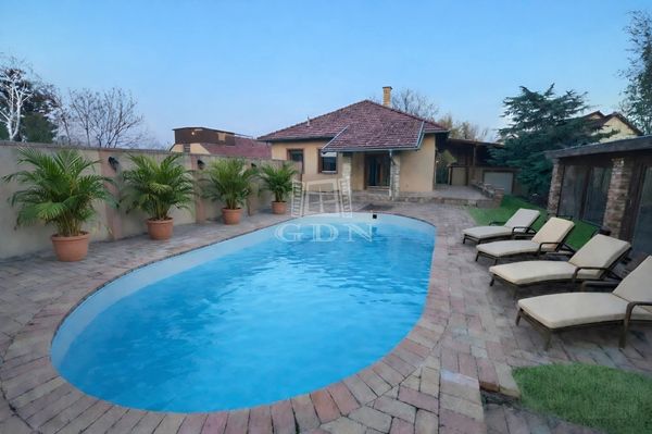 Eladó Vecsés Családi ház