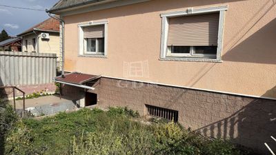Úri Einfamilienhaus - 49.000.000 HUF