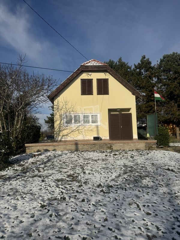 Eladó Bár Családi ház