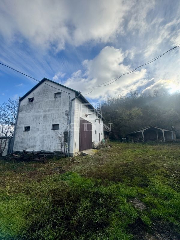 Eladó Dunaszekcső Raktár