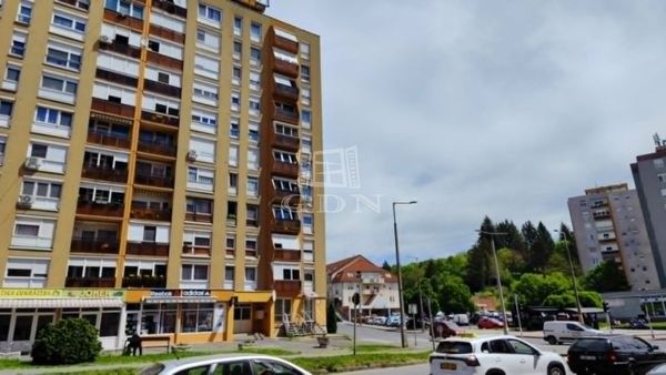 Verkauf Komló Wohnung (Panel)