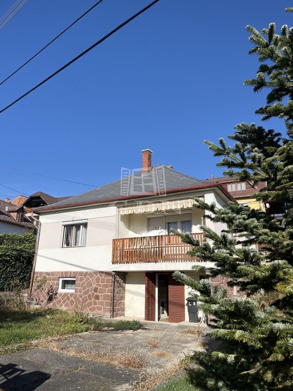 Eladó Alsóörs Családi ház