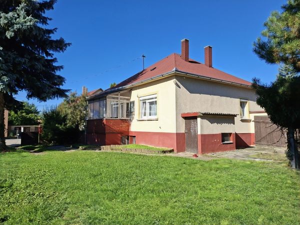 Eladó Szentgál Családi ház