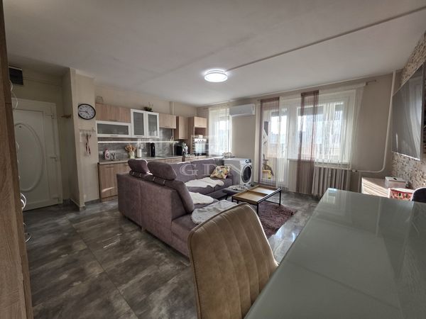 Eladó Veszprém Lakás (panel)