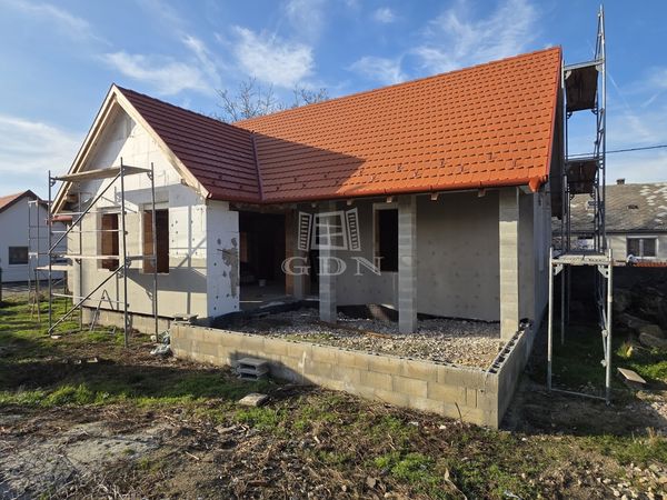 Eladó Nemesvámos Családi ház