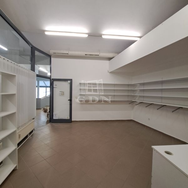 Eladó Veszprém Üzlethelyiség