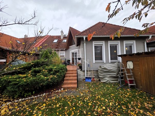 Eladó Veszprém Családi ház