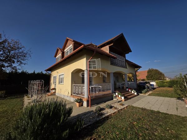 Eladó Balatonalmádi Családi ház