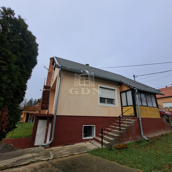 出卖 Balatonkenese 家庭别墅