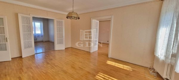 Eladó Pétfürdő Lakás