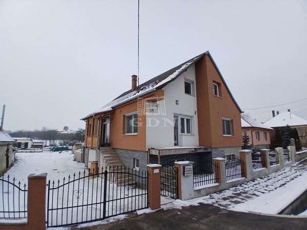 Eladó Veszprém Családi ház