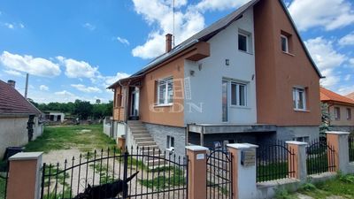 Veszprém Casa Familiala - 87.900.000 HUF