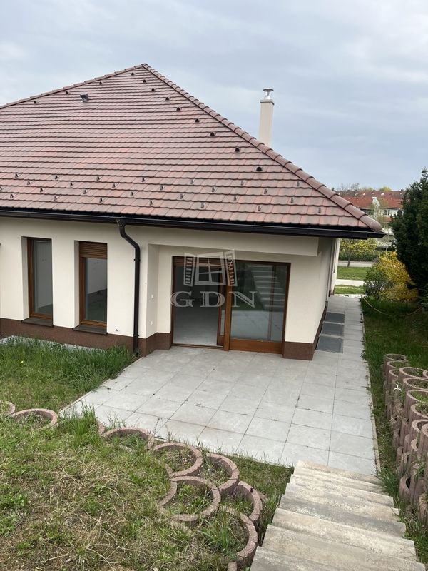 Eladó Veszprém Ikerház