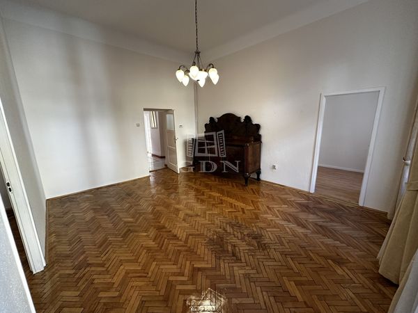 Kiadó Budapest I. kerület Lakás (téglaépítésű)