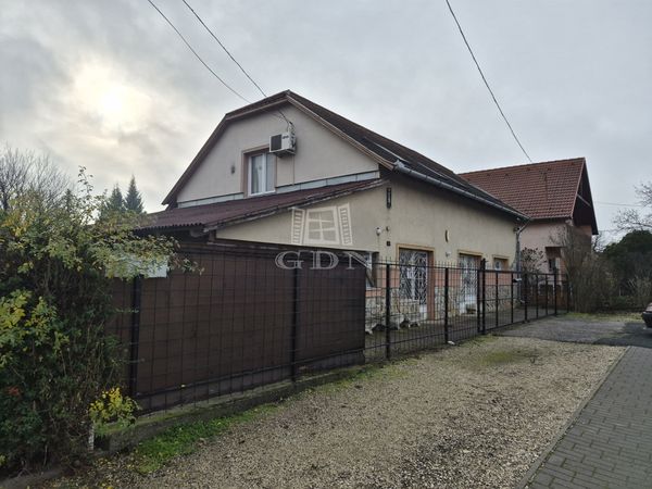 Eladó Érd Családi ház