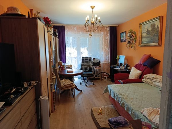 Eladó Budapest III. kerület Lakás (panel)