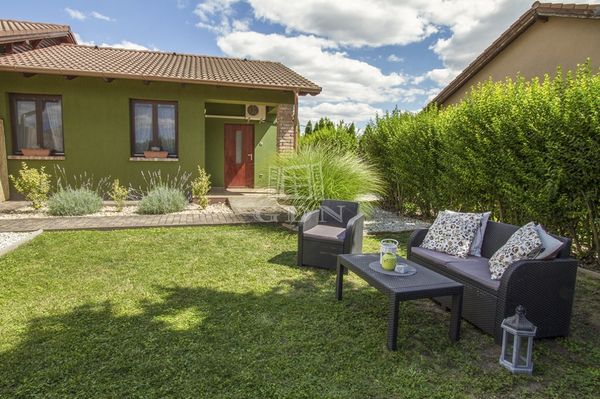 For sale Velence Family House