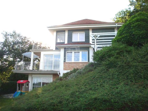 Kiadó Budapest XII. kerület Családi ház